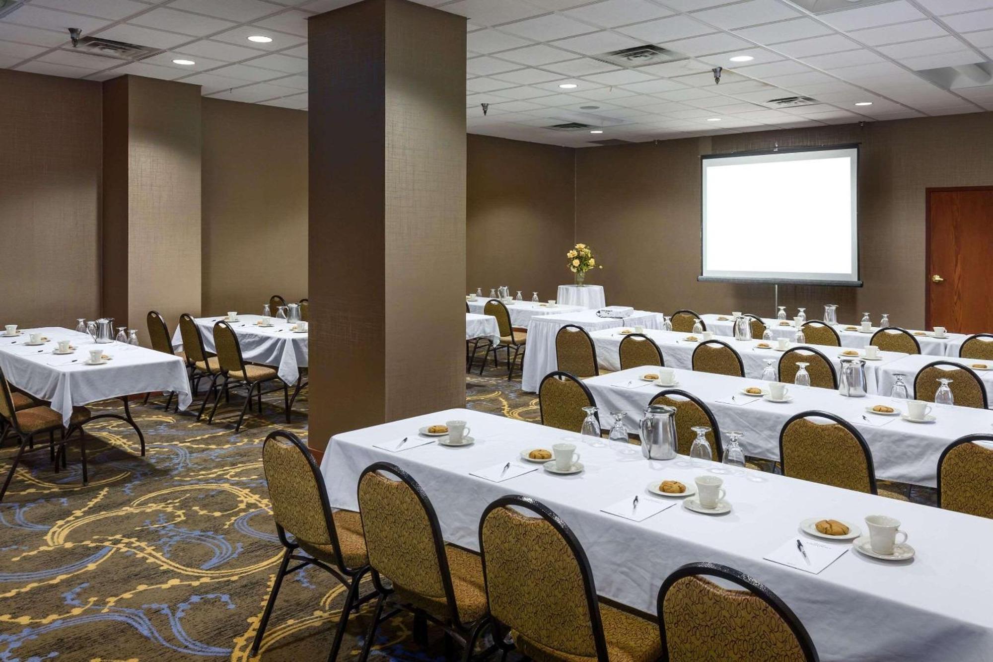 Radisson Hotel Bismarck Exteriér fotografie